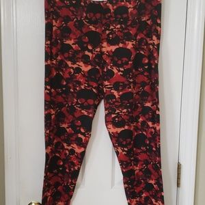 Fiery skulls leggings